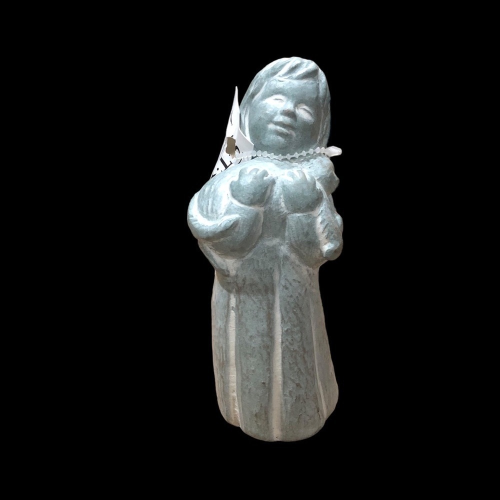 Isabel Bloom/Vintage/Cherub Girl holding cat/2000/signed sculpture/concrete